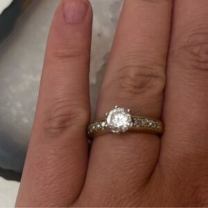 Gold plated with shining cubic zirconia ring size 8